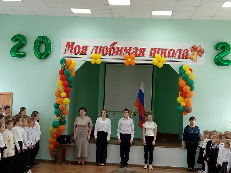 Традиционная еженедельная линейка.