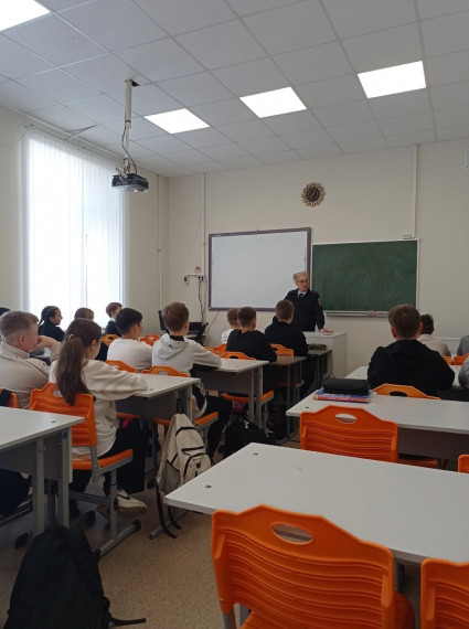 Профилактическая беседа с инспектором по делам несовершеннолетних Мельниковой Анастасией Александровной.